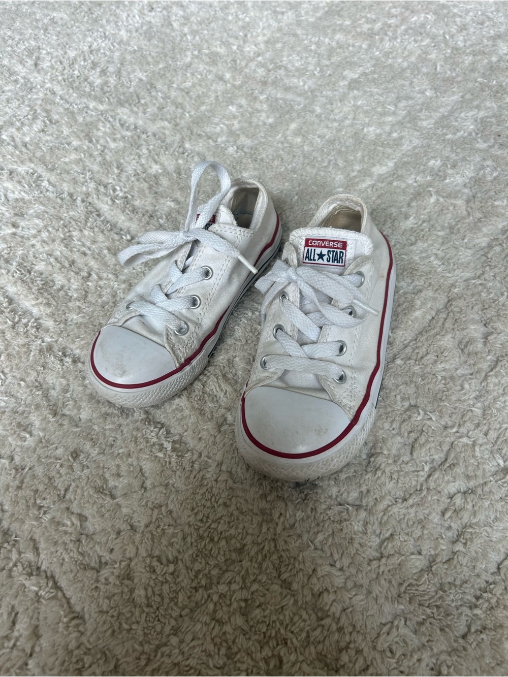 Converse girl boy white classic lace up tennis shoes size 9